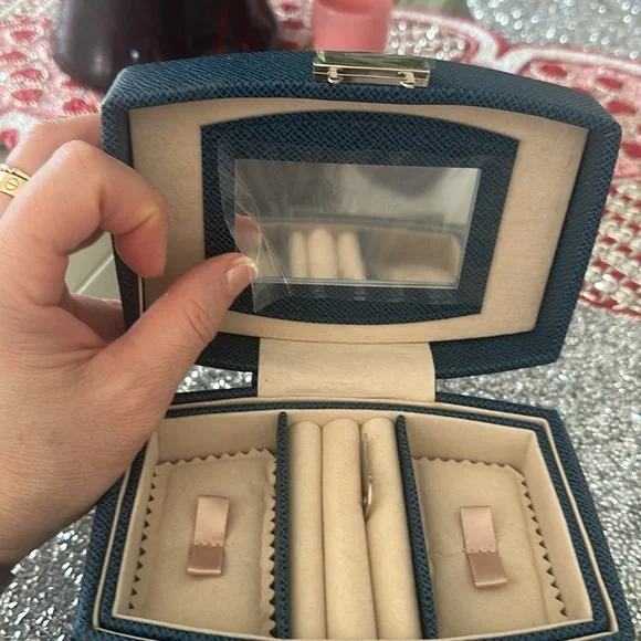 No Hoku, Hawaii is finest jewelry case - Picture 4 of 11